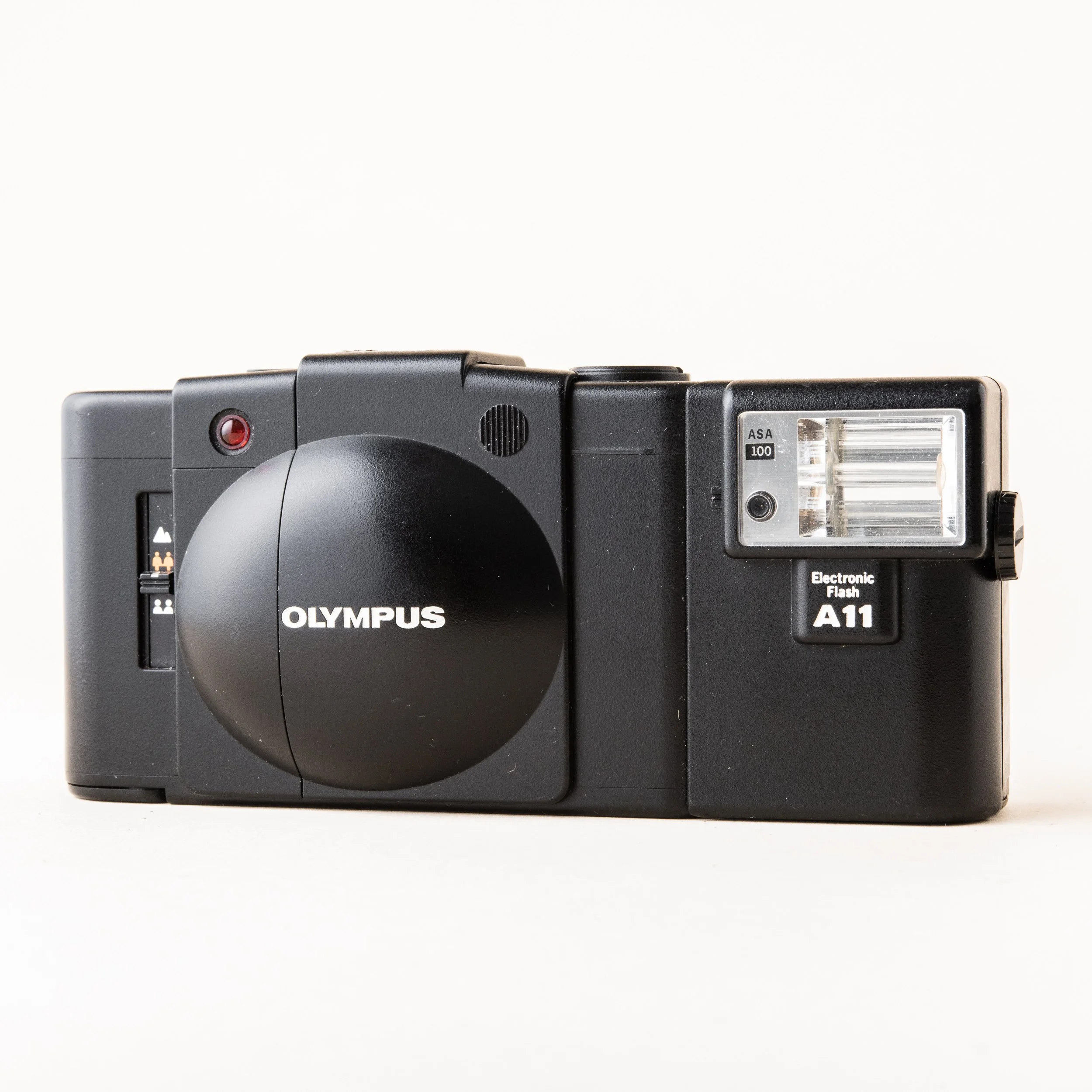 オリンパス XA2 +A11 カメラ動作確認 ケース付き ※63668 OLYMPUS